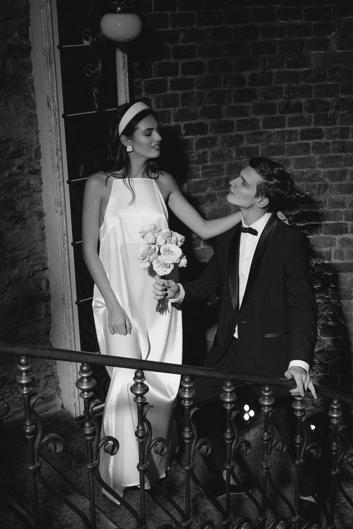 Love Paragraphs for Her: The Ultimate Guide to Romantic Expression in the Modern Age